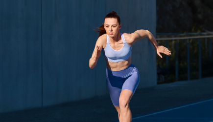 Wygoda i komfort ‒ dlaczego biustonosz sportowy jest tak ważny w garderobie biegaczki?